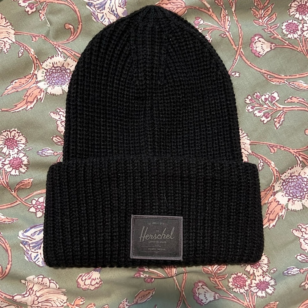 Hershel black beanie